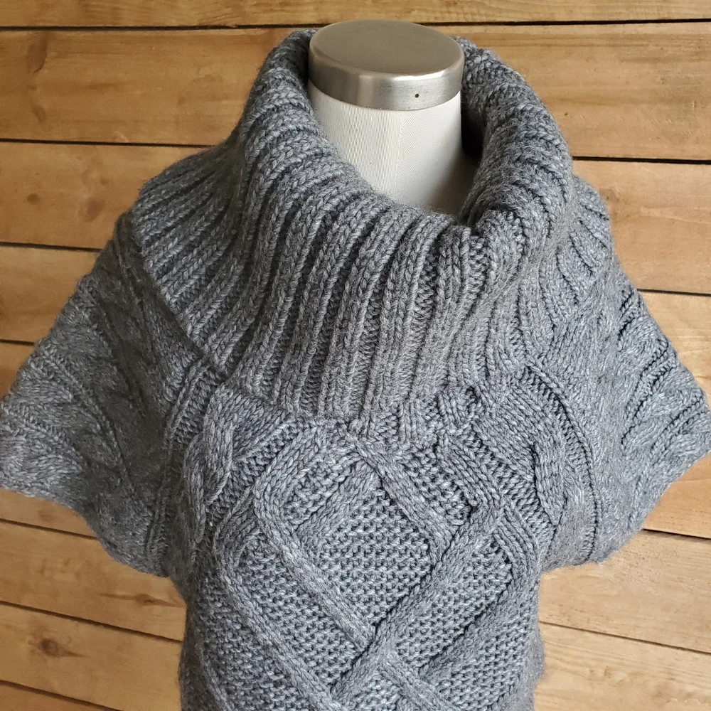 🤏 Ann Taylor LOFT super comfy sweater